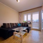 Jasny pokój dzienny w mieszkaniu 50,2 m² w Zamościu